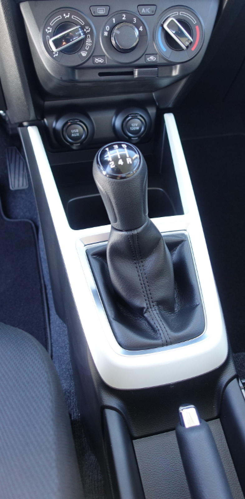 Centre Console Trim in different colours for your SUZUKI SWIFT